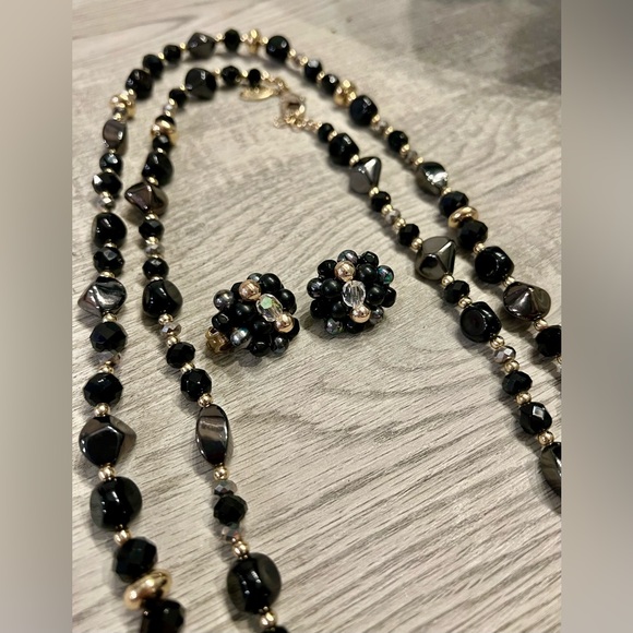 VINTAGE CHICOS/JAPAN NECKLACE & CLIP SET THAT IS CLASSY AND SOOO RICH 💕👏 - Picture 11 of 15
